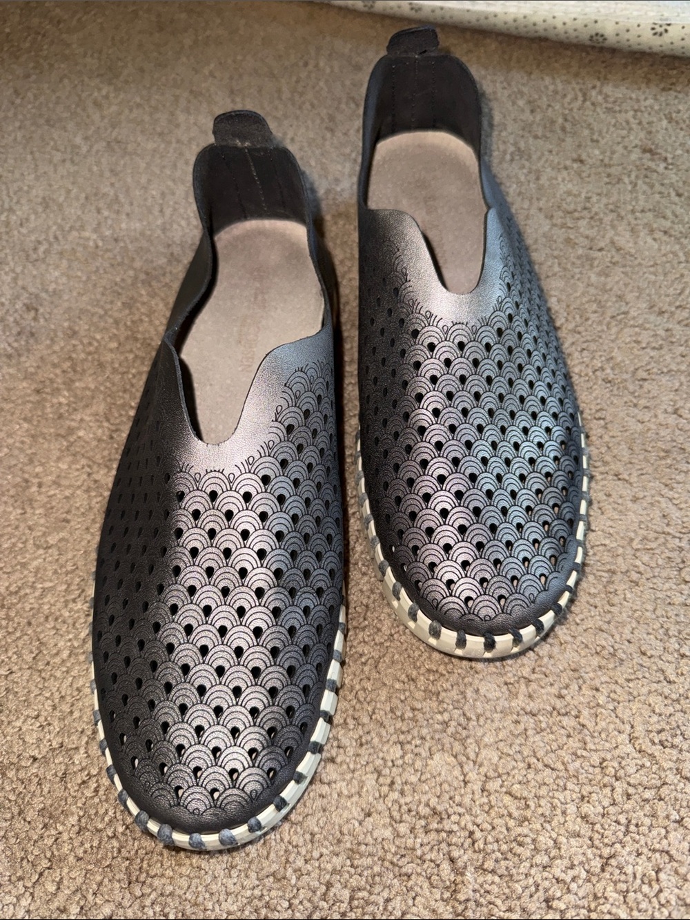 Ilse Jacobsen Tulip Laser-Cut Slip-On Flats